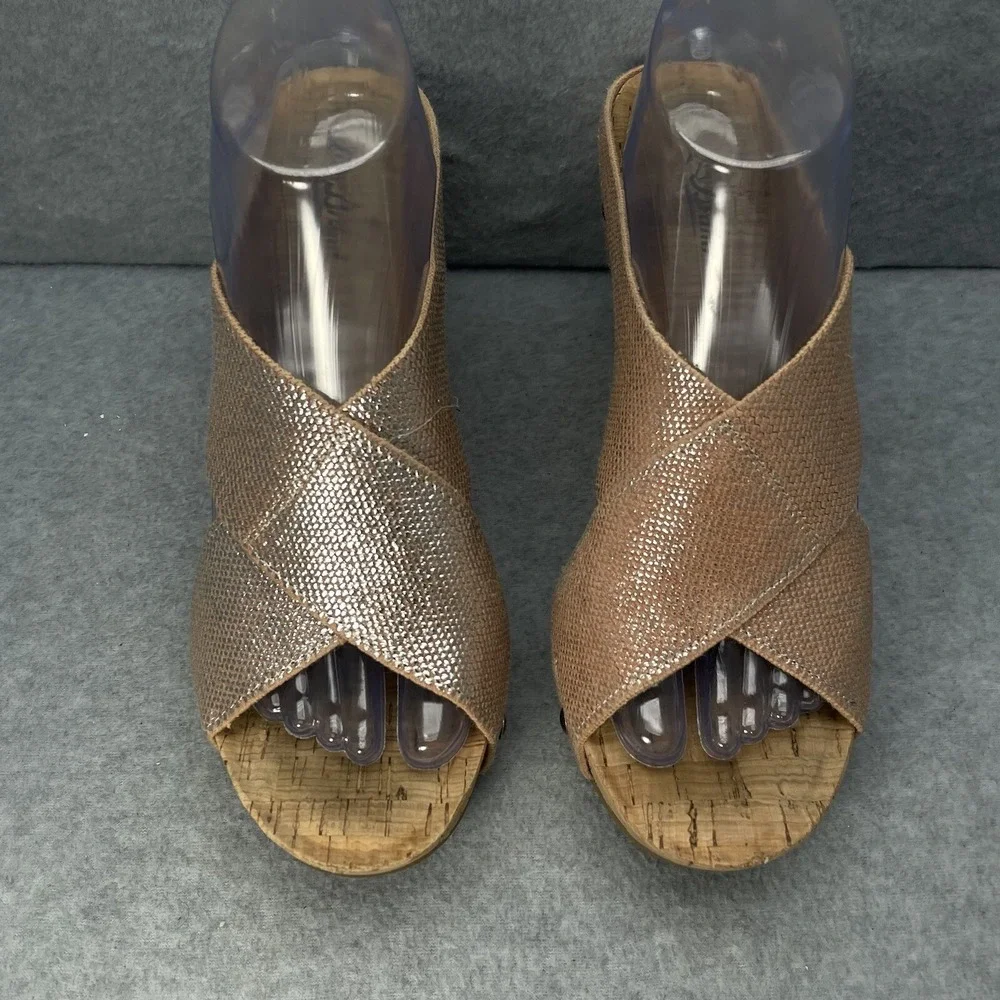 Lucky Brand Miller 2 Women's 10 US Cork Wedge Slip On Sandals Peach Metallic